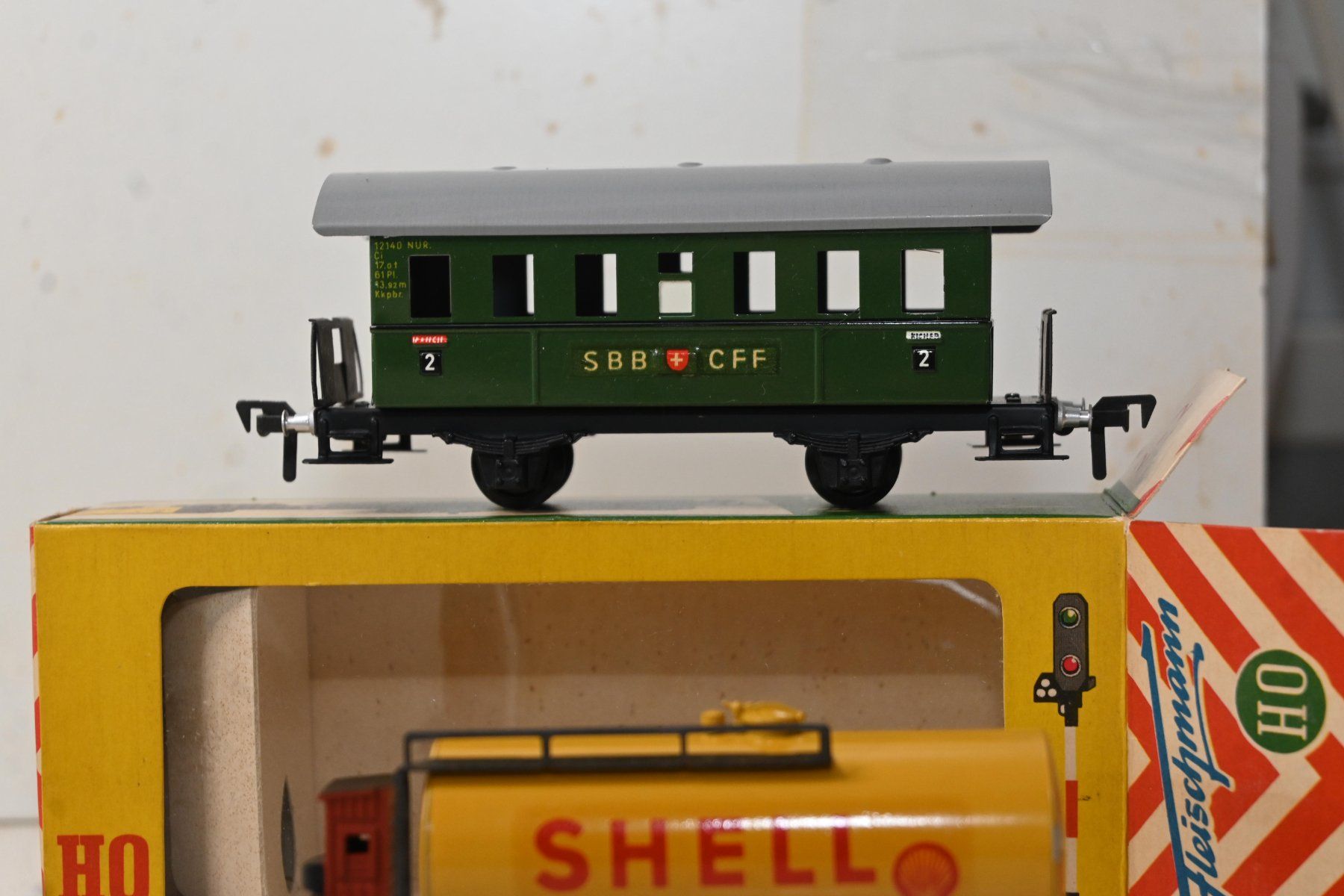 Fleischmann Trains électriques: Fleischmann HO Eisenbahnwagen SBB CFF Shell Tankwagen Antik – D'occasion à Laupen ZH par Zmoewe 2