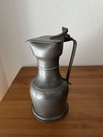 Antike Zinnkanne aus Lausanner Giesserei