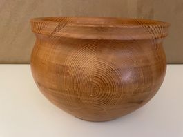 Rustikale Holzschüssel/-Übertopf gedrechselt