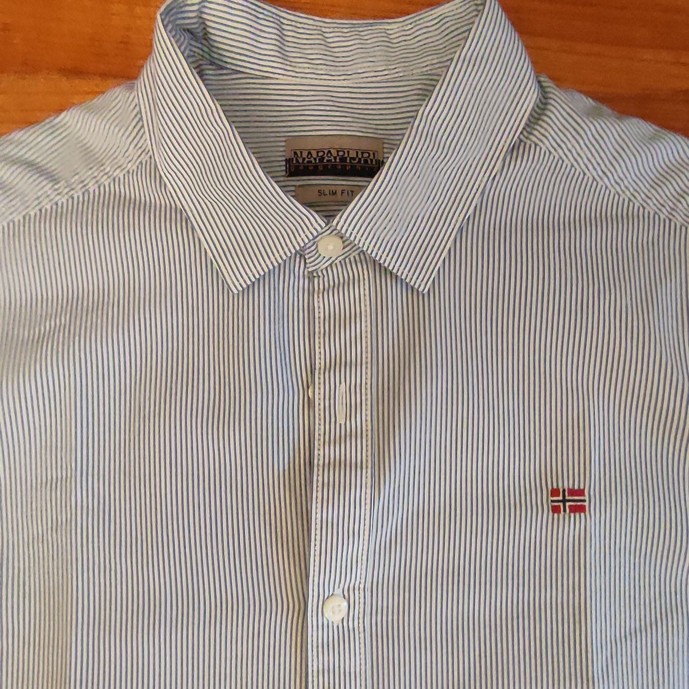 Napapijri Camicie: Napapijri Kurzarm Hemd, Slim Fit – Usato da Solothurn venduto da Csw1 1