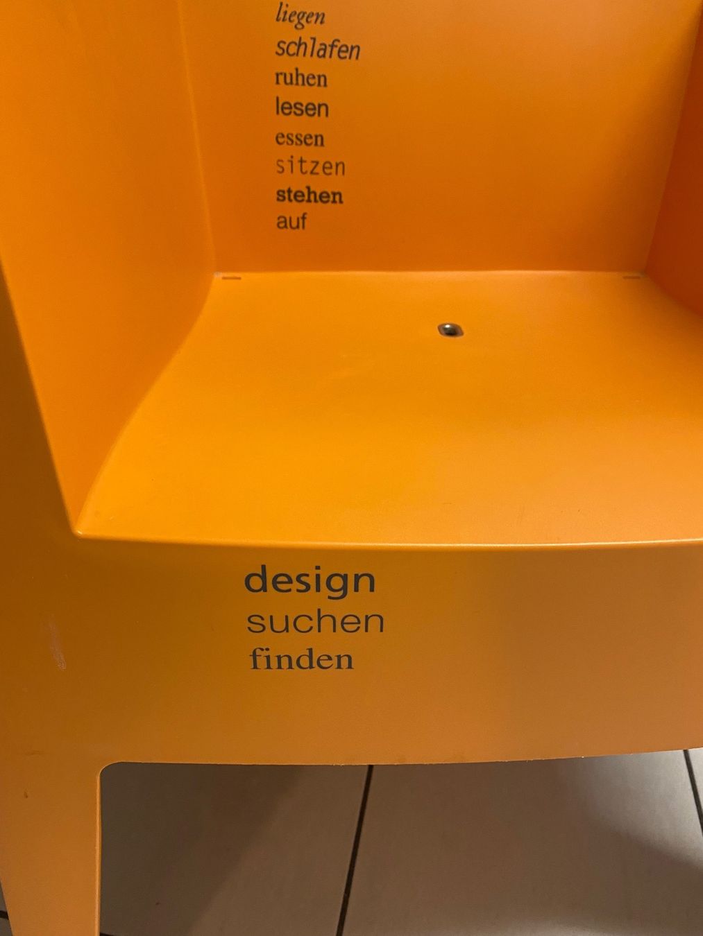 Sedie: Designklassiker-Stuhl aus Kunststoff – Usato da Buchs ZH venduto da Sten7 2