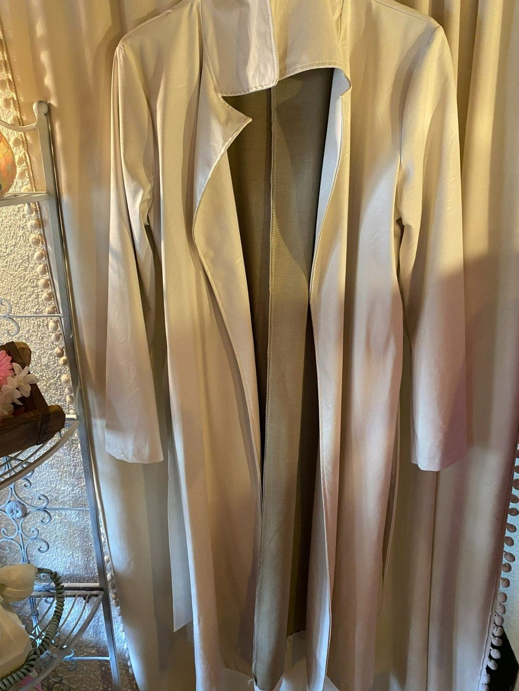 Cappotti: DAMEN LEDERMANTEL-WEISS – Nuovo (secondo la descrizione) da Meienried venduto da ManuelaBoutique 1
