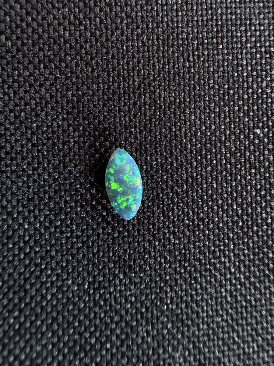 Pietre preziose: Black Opal 0.65ct – Nuovo e nell'imballaggio originale da Wängi venduto da Horus90