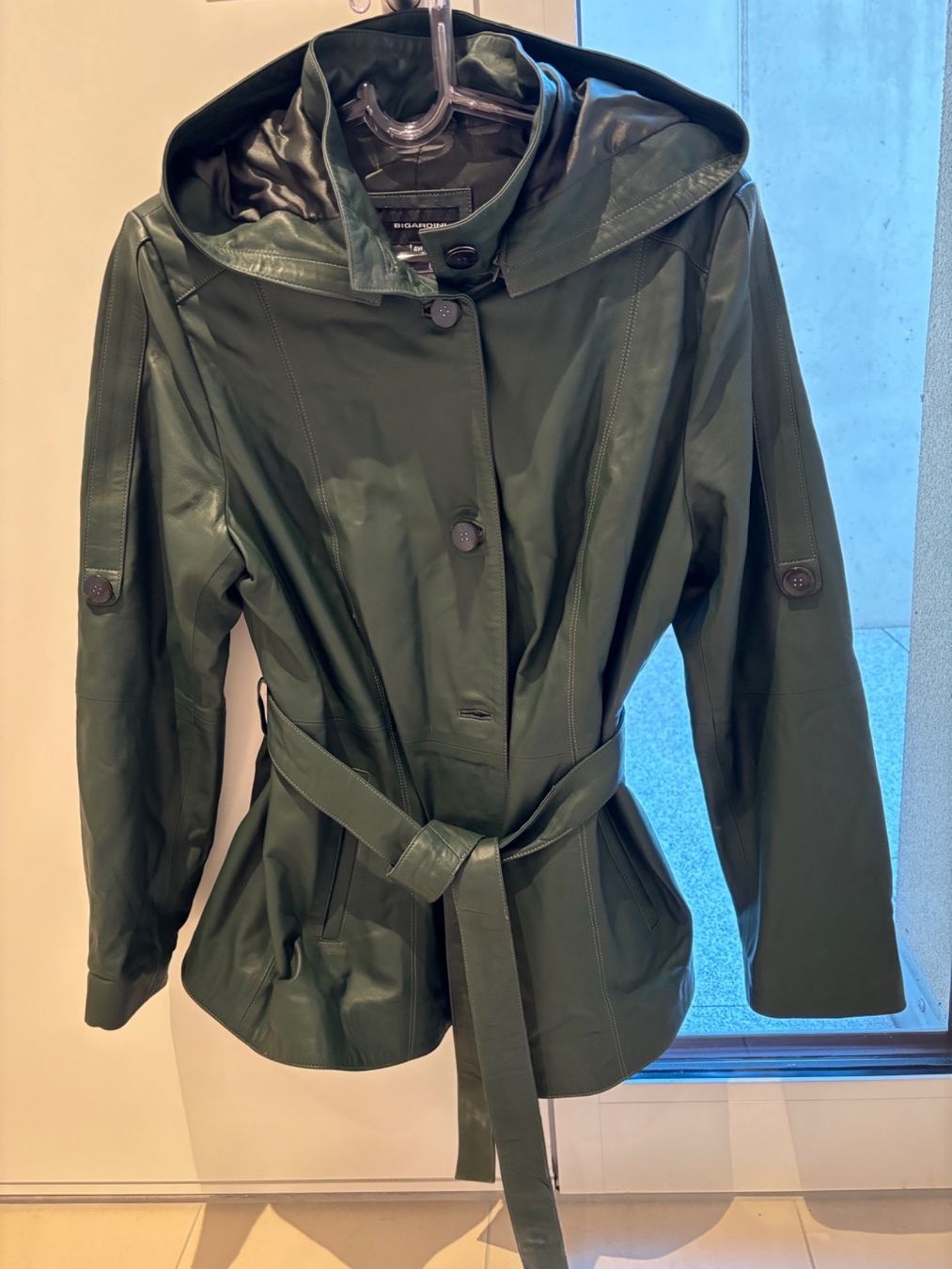 Giacche: Lederjacke mit Kapuze – Usato da Oberrieden venduto da Yola0