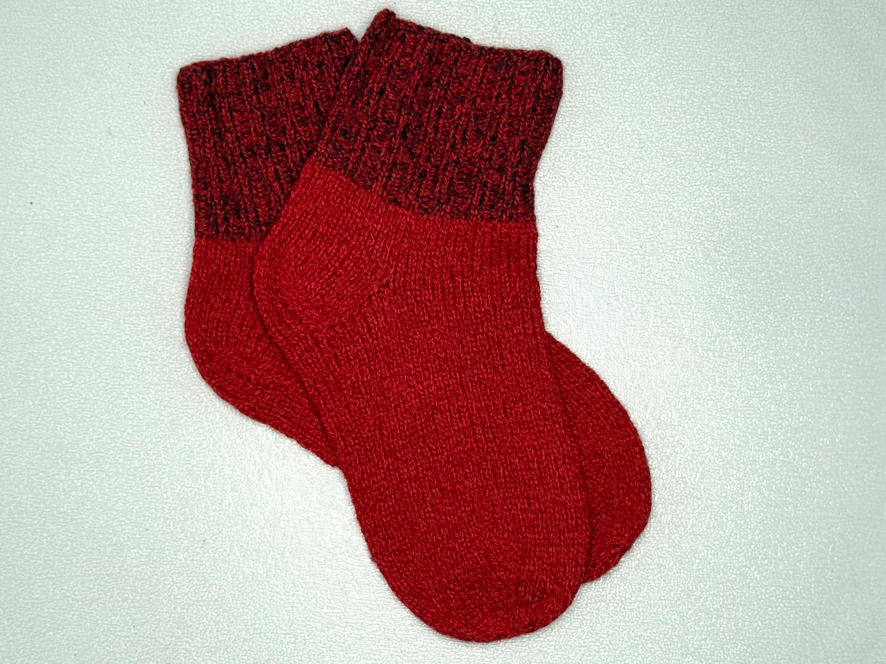 Calze: Cashmere 100%, Hand Made Knitted Red  Socks – Nuovo e nell'imballaggio originale da Lugano venduto da Luswre