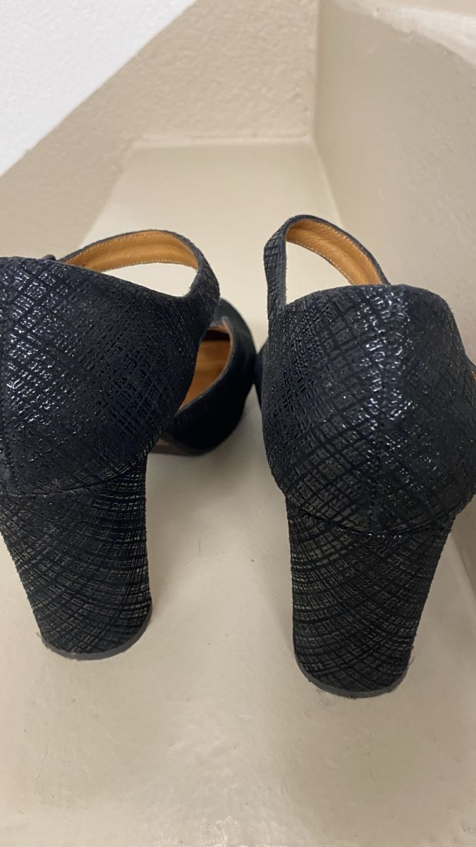 Chie Mihara Scarpe da donna: Schwarzer Chie Mihara Lederpumps 39 – Usato da Magden venduto da Gondwina 2