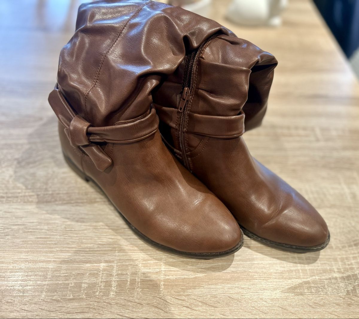 Damenschuhe: Braune Herbst-Stiefeletten Gr. 42 – Gebraucht aus Reutigen von Monschij