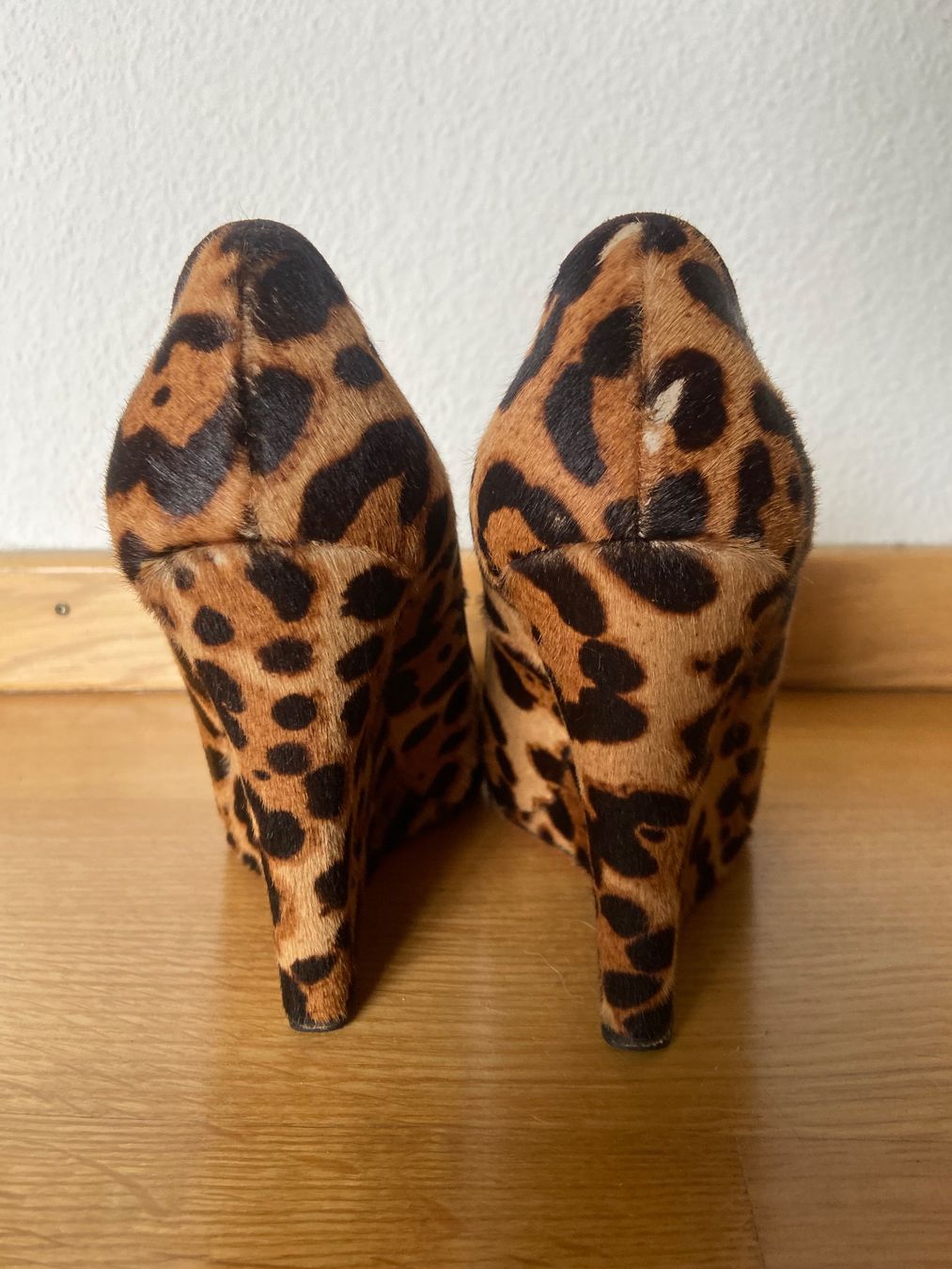 Christian Louboutin Scarpe da donna: Louboutin Leopard Wedges Grösse 38 – Usato da Basel venduto da lafleur2663 2