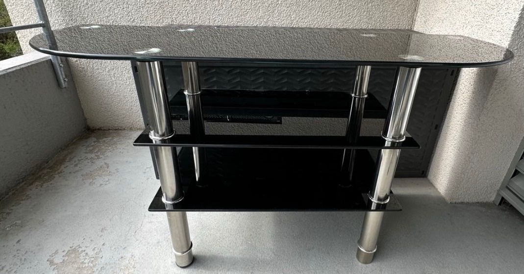 TV Möbel: Schwarzer Glas TV Möbel – Gebraucht aus Wädenswil von bar_xt58