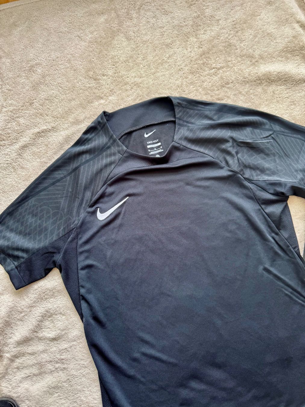 Nike T-shirt: Nike Performance – Nuovo e nell'imballaggio originale da Oftringen venduto da bmw_b8bm 2