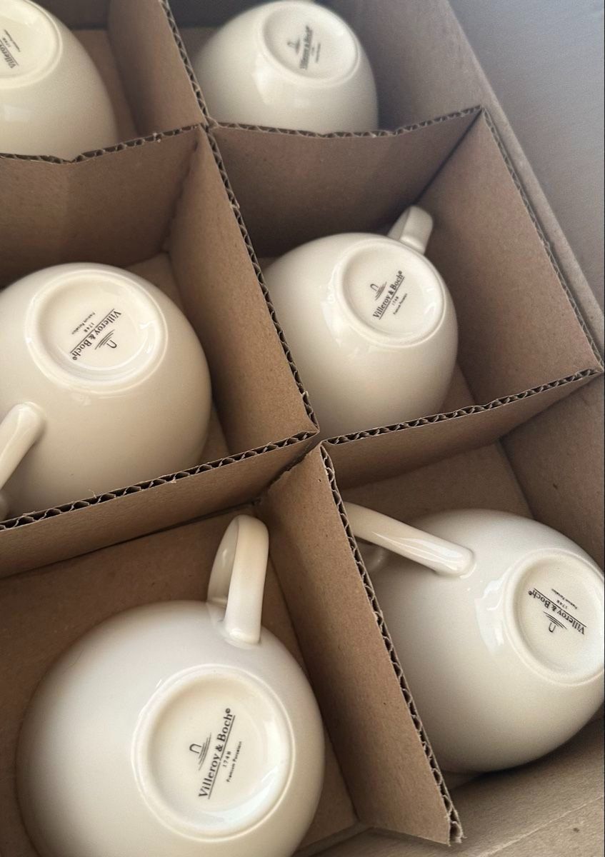 Villeroy & Boch Tassen: NEW - Villeroy & Boch "Basic White" Coffee Cups, 6 Cups – Neu und originalverpackt aus Lengnau BE von 4ConsultingSolutions