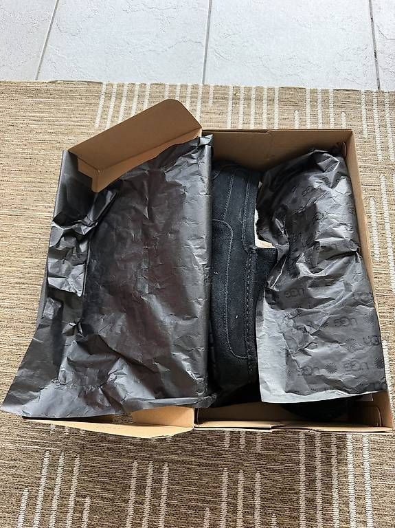 Ugg Scarpe da uomo: UGG Herren M Ascot Gr. 44 – Nuovo (secondo la descrizione) da Wangen ZH venduto da alexia022 4