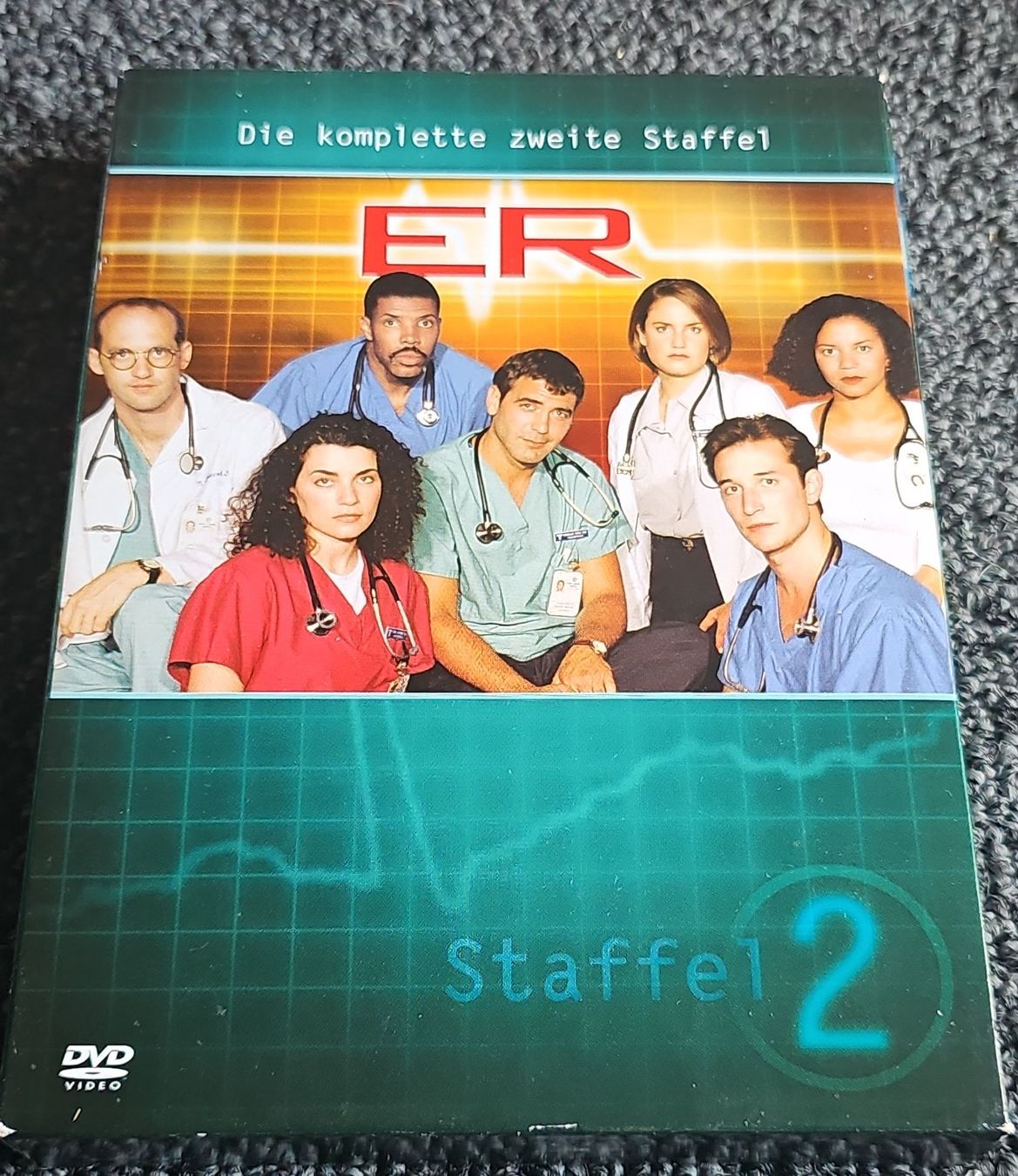 Tutti i DVDs: ER - Die komplette zweite Staffel – Usato da Ruswil venduto da jan_bxl5