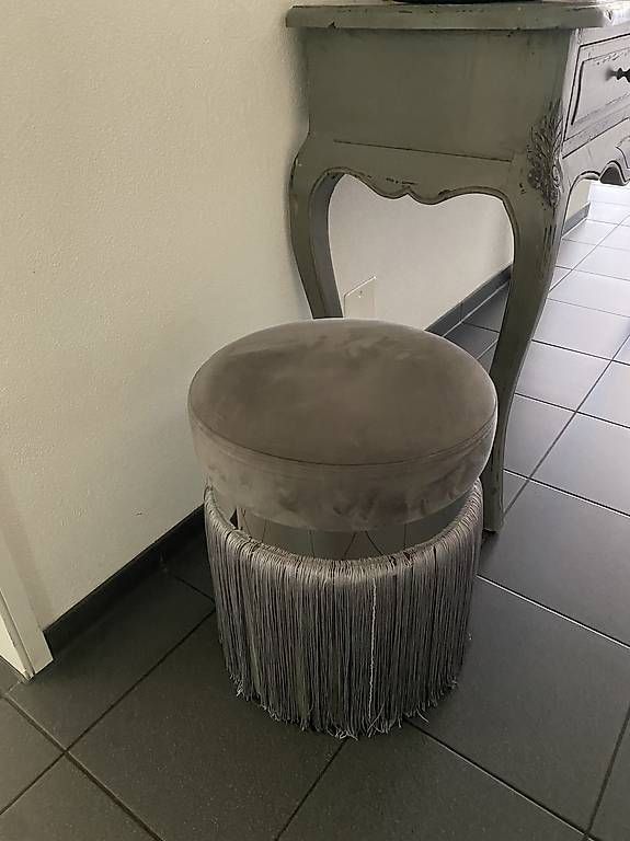 Hocker: Sitzhocker mit Fransen – Gebraucht aus Worb von Khloe72 1