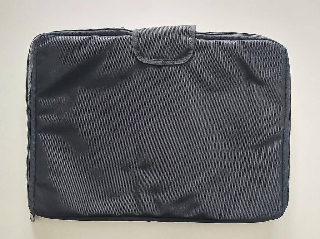 Taschen: Tasche für Tablet und Notebook, 45x34 cm – Gebraucht aus Basel von hbe_6gsv 1