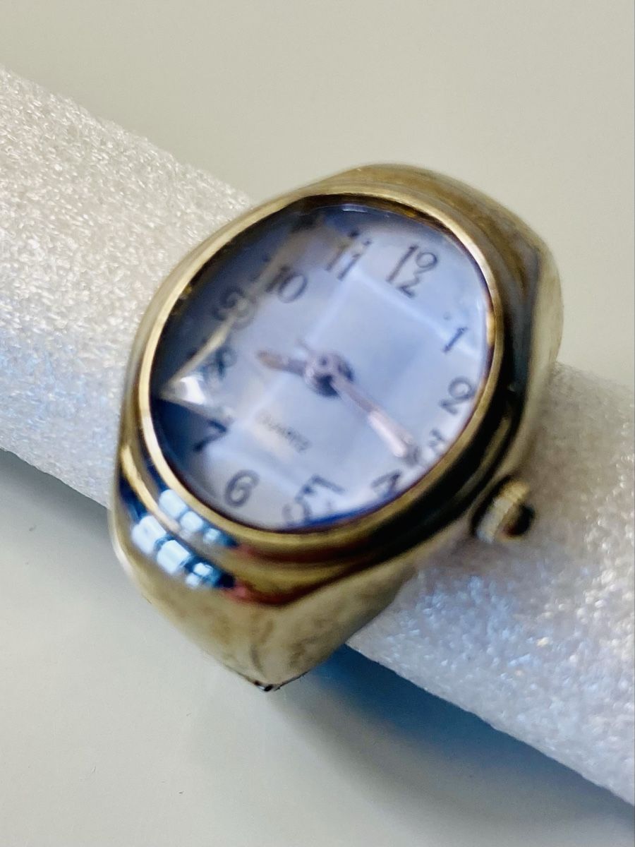 Anelli: Silberner Ring mit Uhr – Usato da Basel venduto da elocin4791 1
