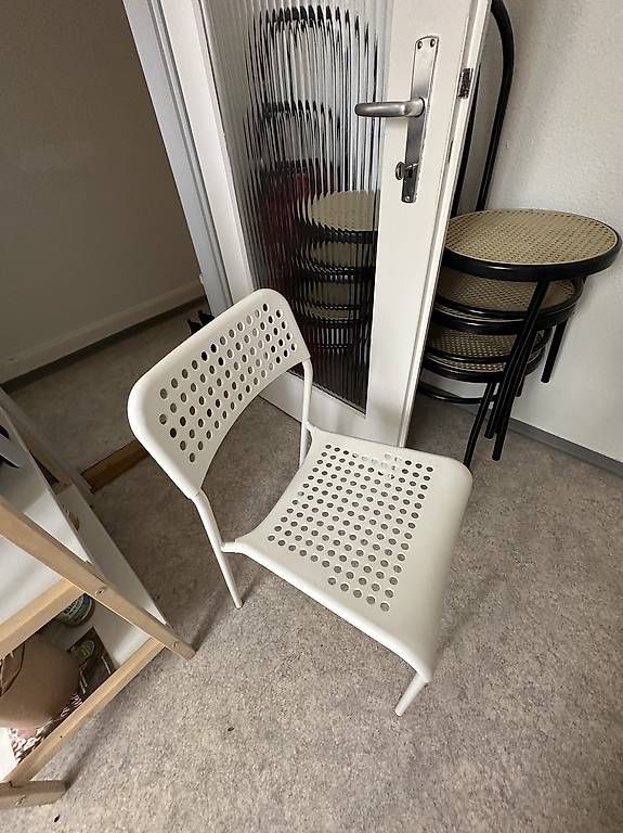 Sedie: Weisser Stuhl mit Lochmuster von Ikea – Usato da Lienz venduto da hee_z8w5 1