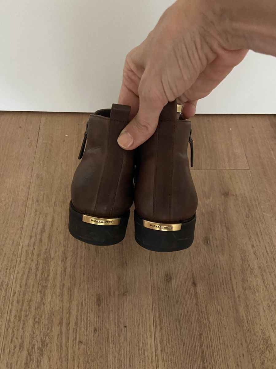 Michael Kors Scarpe da donna: Ungetragene Stiefelette von Michael Kors  – Nuovo (secondo la descrizione) da Luzern venduto da higa01 3