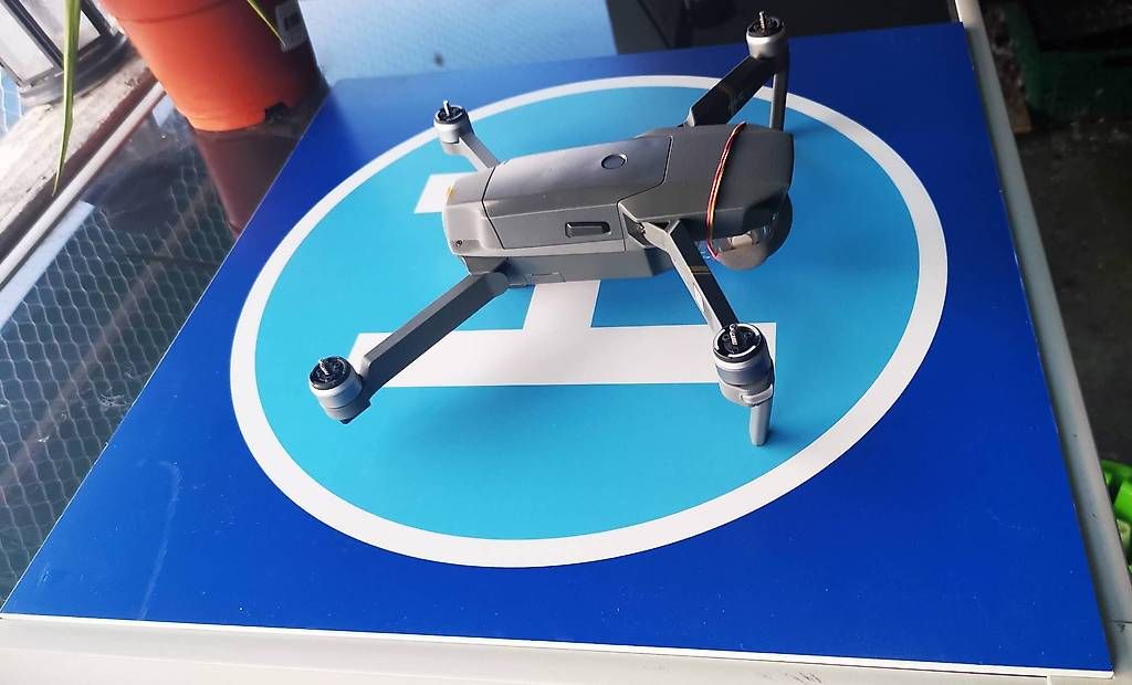 RC Modellbau: Piste de Drone pour atterrisage et décollage – Gebraucht aus Genève von bouchon996 2