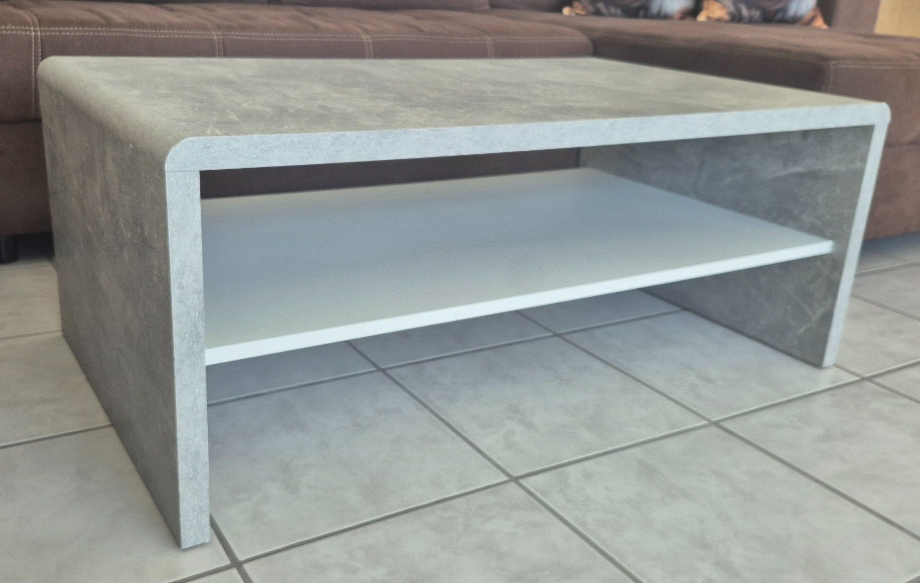 Tavoli: Couchtisch Betonoptik – Usato da Solothurn venduto da C-NAN_1453 2