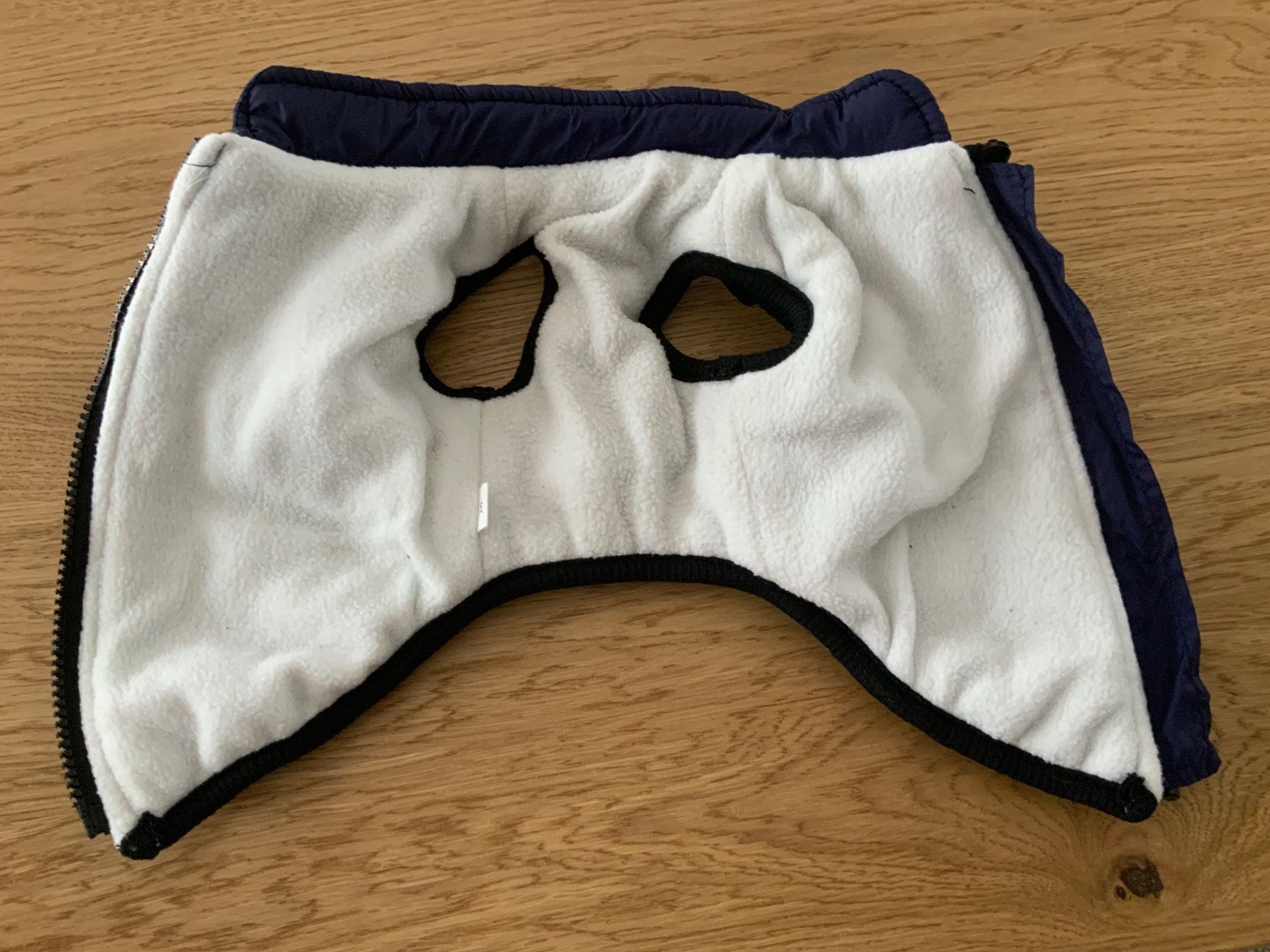 Abbigliamento: Hundemantel mit integriertem Geschirr Grösse 25 – Usato da Ueberstorf venduto da Joojoo 2
