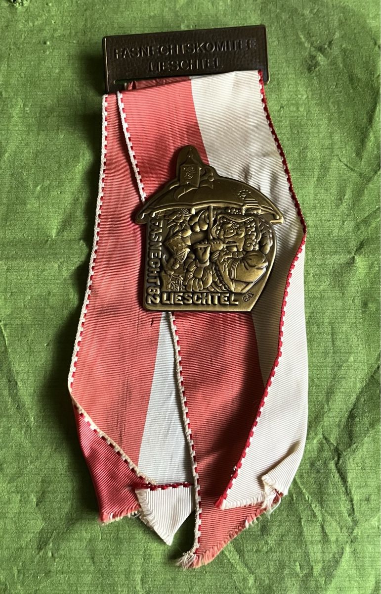 Plaquettes & Badges: Liestal Zugsplakette 1982 Messing – D'occasion à Itingen par Bebbi6569
