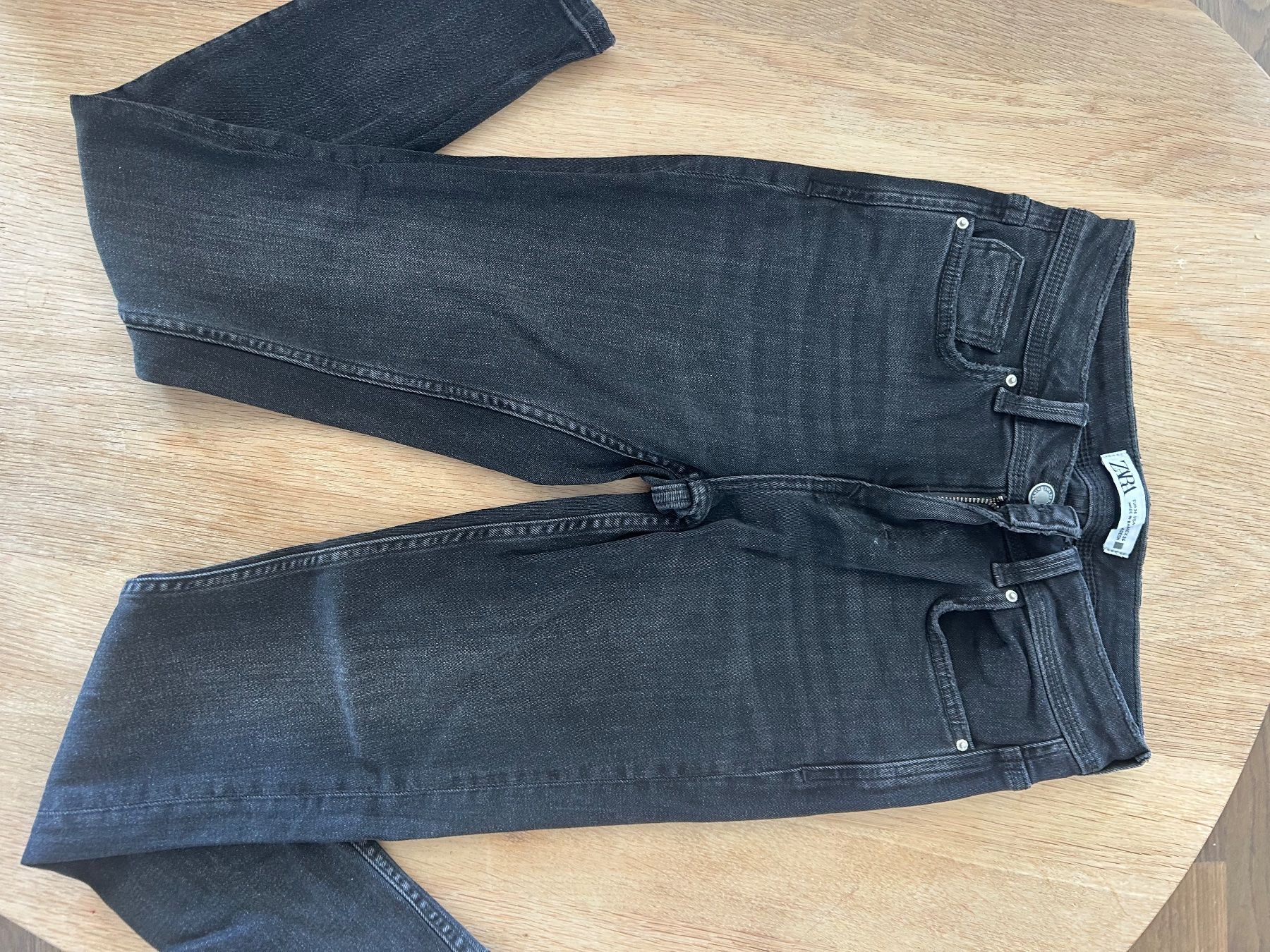 Zara Jeans: Jeans Zara noir delavé size 36 – Usato da Epalinges venduto da kat_lyp6 2