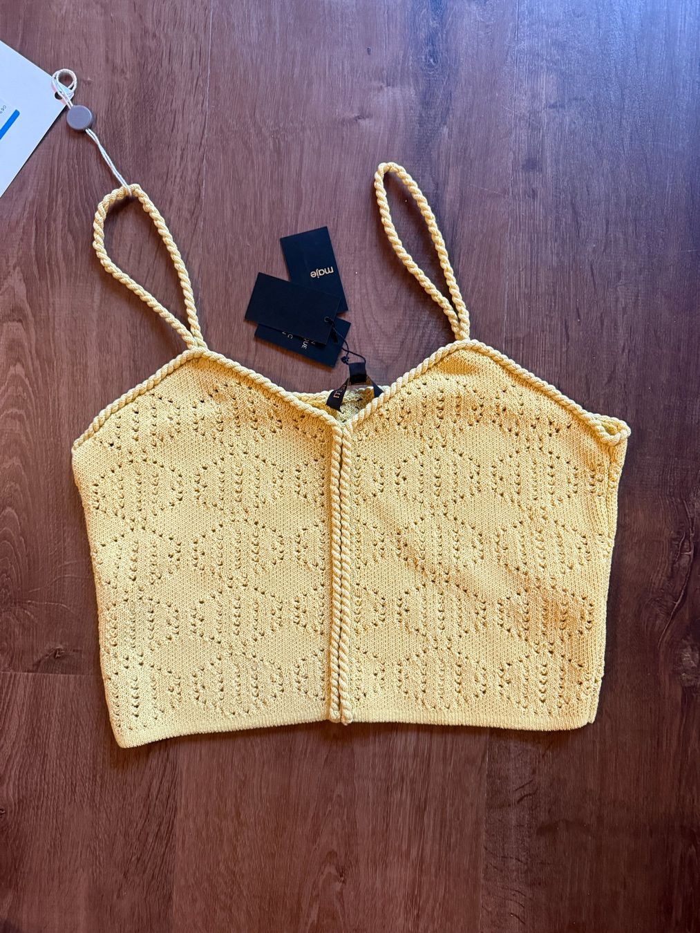 Maje Top: USD 225 Maje cropped top - 3 – Nuovo e nell'imballaggio originale da St-Sulpice VD venduto da juhdu