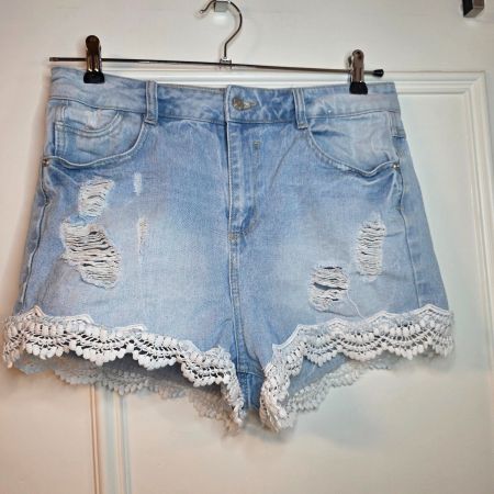 High Waist Jeans Shorts mit Spitze Gr. 38/40