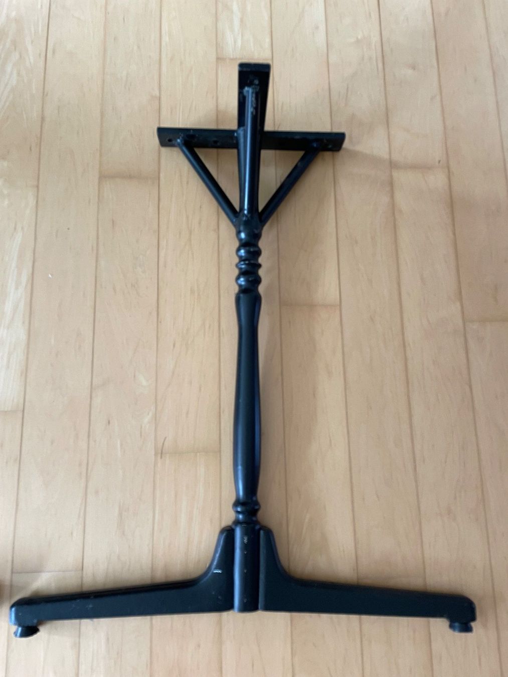 Sonstiges Mobiliar: 2 Tischbeine, schwarz, Metall – Gebraucht aus Oberkirch LU von Simba03
