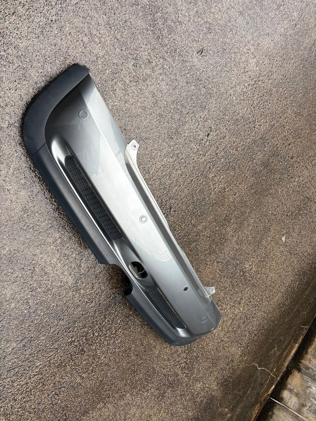 Mini Tutti pezzi di ricambio auto: Stossange hinten mit PDC. Grau met – Usato da Frasnacht venduto da Viste0 3