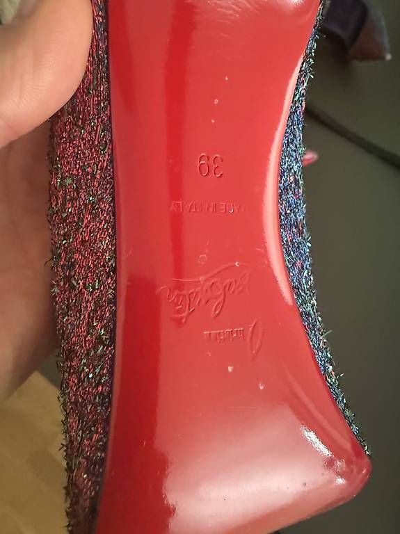 Damenschuhe: Louboutin Kate Gr. 39 – Gebraucht aus Schindellegi von wae_fhj7 4