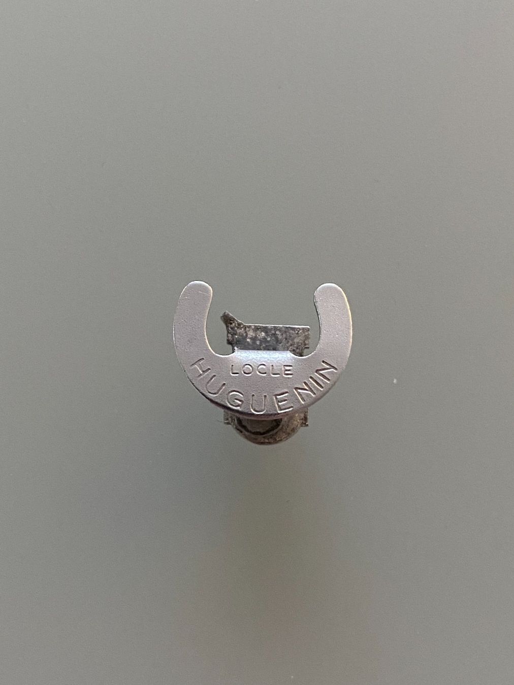 Spille & Fermagli: Fasnachts-Anstecker Spezi Clique – Usato da Allschwil venduto da Dangermouse07 1