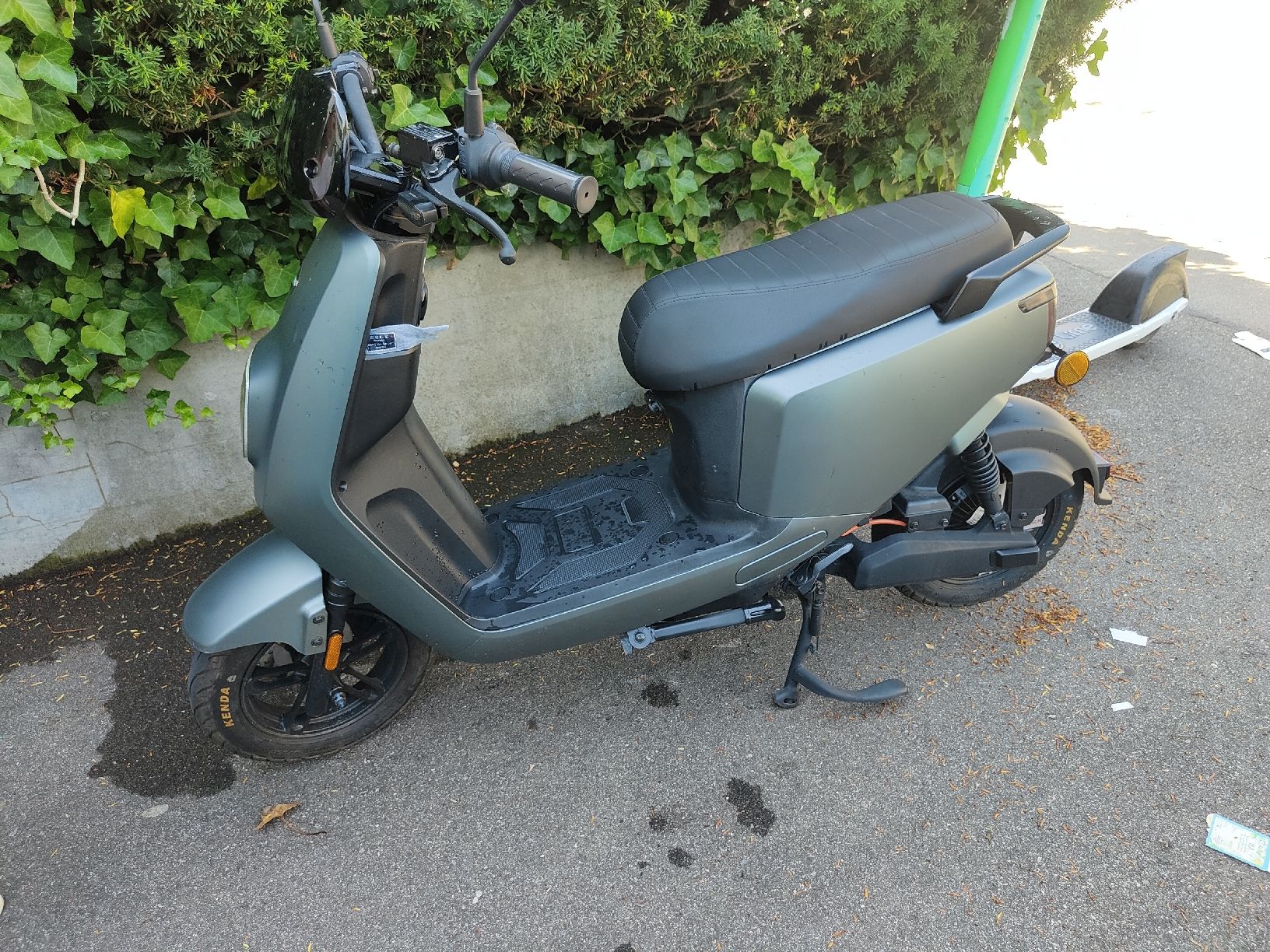 Veicoli elettrici: E Roller mitBoschmotor25/45km/h Zulassung – Usato da Schlieren venduto da bingo33 3