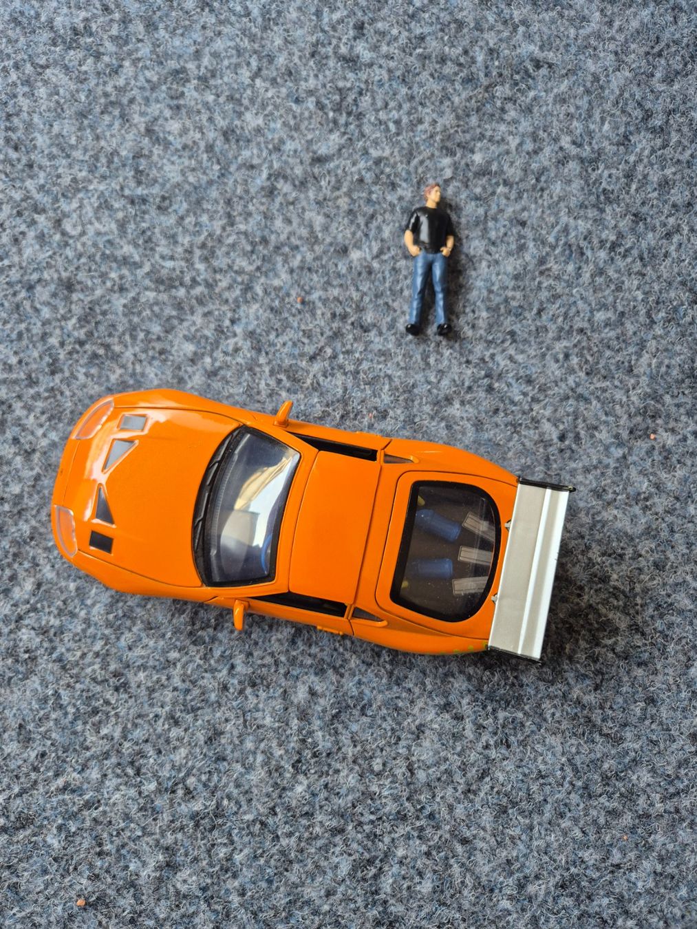 Toyota Modellini d'auto: Toyota Supra Modellauto Orange – Usato da Domat Ems venduto da tchnesa