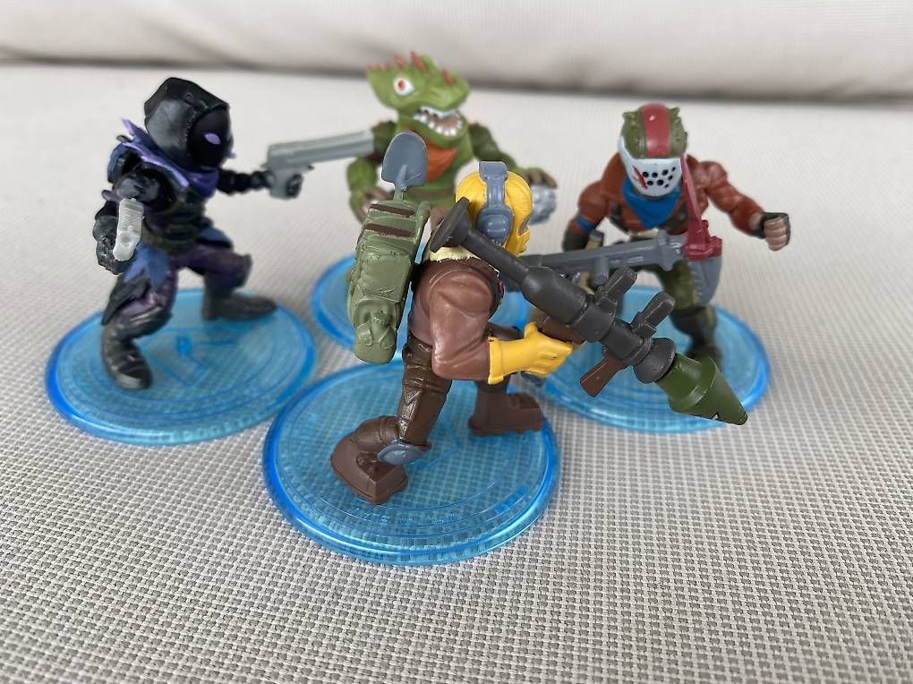 Statuette: 4 Fortnite Figuren – Usato da Unterengstringen venduto da sipadan2006 4