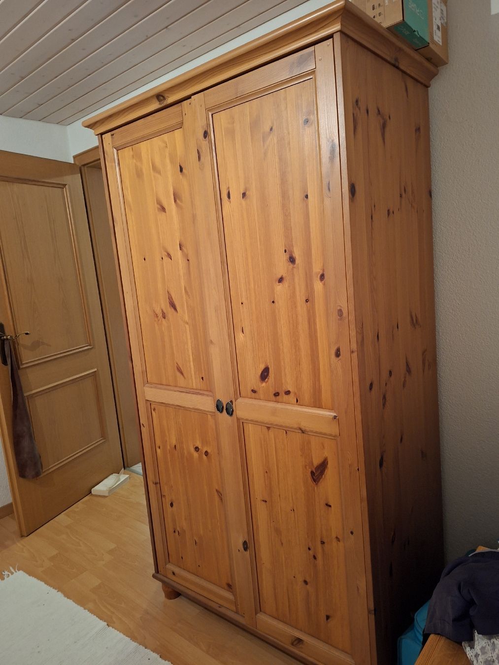 Ikea Armoires: Ikea Leksvik Kleiderschrank – D'occasion à Rufi par tui_g6y2 1
