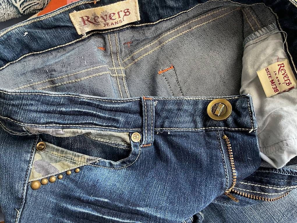 Jeans: Jeans Revers grandeur 38 M – Usato da Icogne venduto da luna.16 3