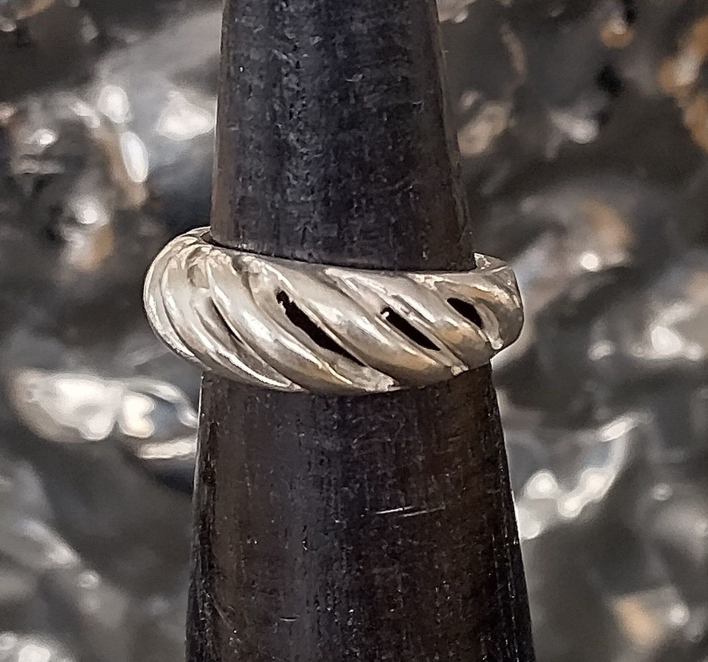 Ringe: RING IN 925 SILBER – Gebraucht aus Romanshorn von BoutiqueA