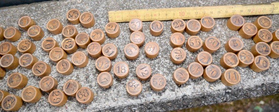 Giocattoli: antike HOLZ Fässchen Nummern ca. 2cm breit / 1cm tief – Usato da Pfaffhausen venduto da mono_rec 6
