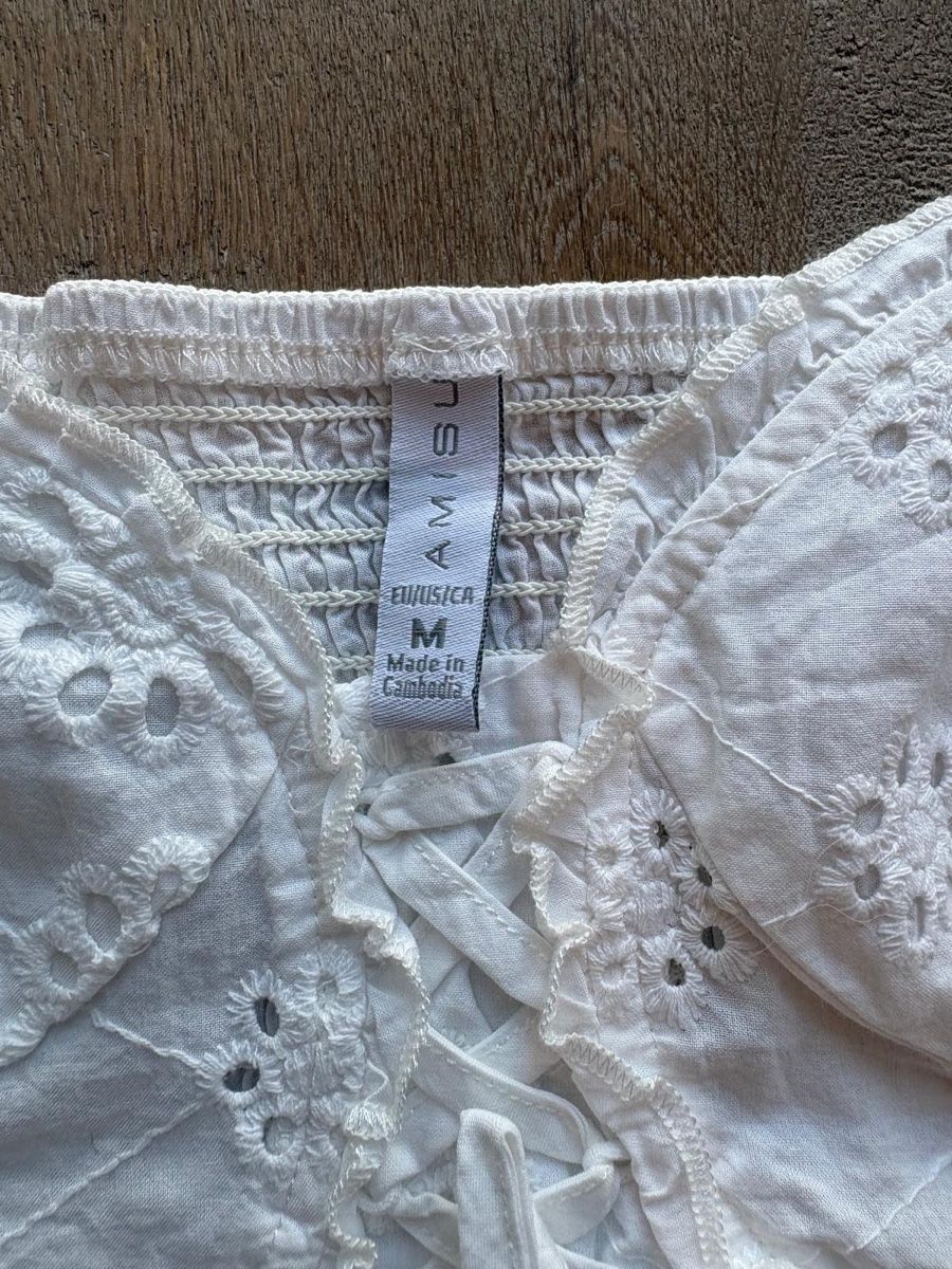 Top: Haut court blanc brodé taille M  – Usato da Champlan venduto da Ger77 1