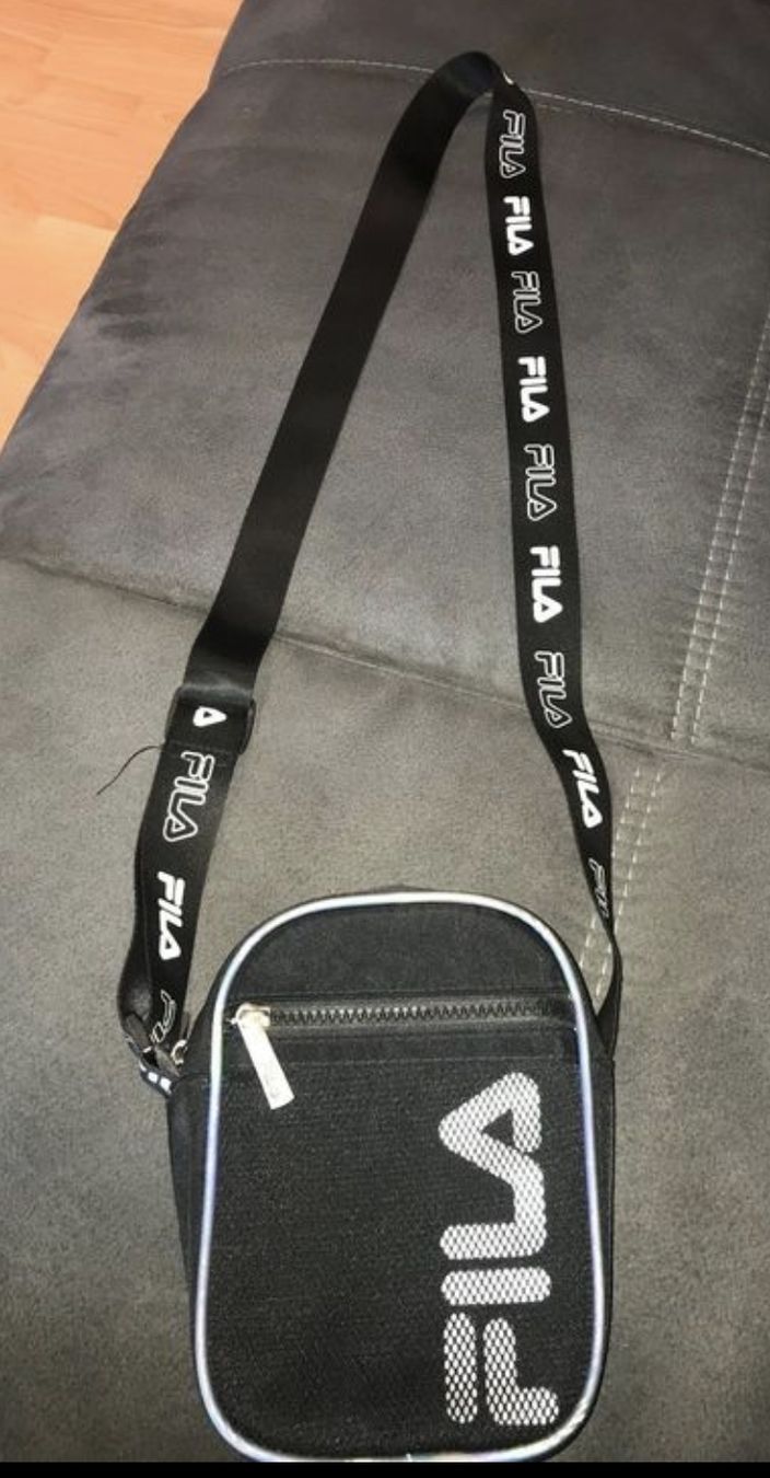 Fila Borse da donna: Schöne Fila Tasche – Usato da Bremgarten AG venduto da irmscherastraH
