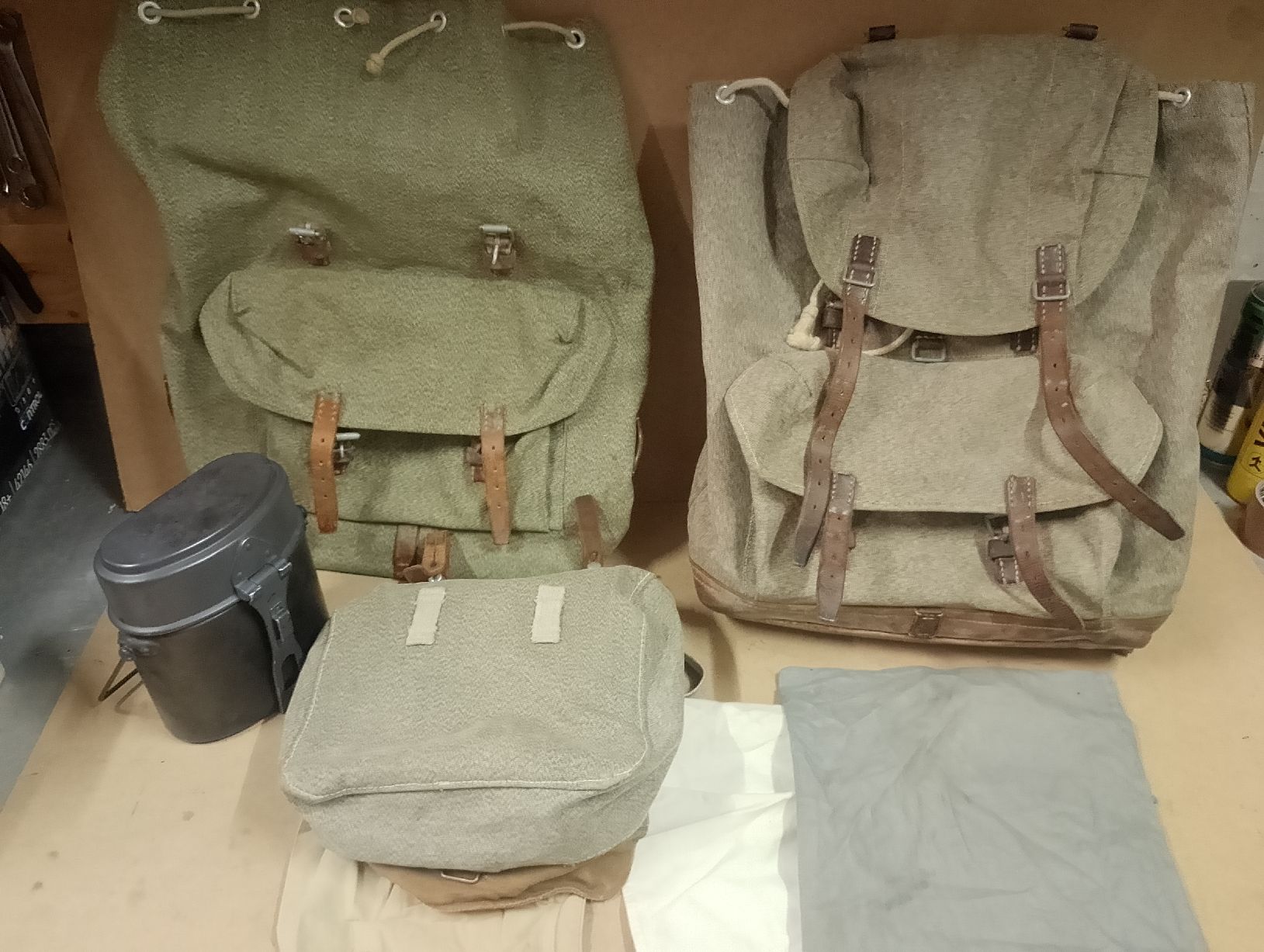 Schweizer Armee Uniformi: Rucksack, F-Sack, Brotsack, usw Schweizer Armee – Usato da Safenwil venduto da dodgewc12