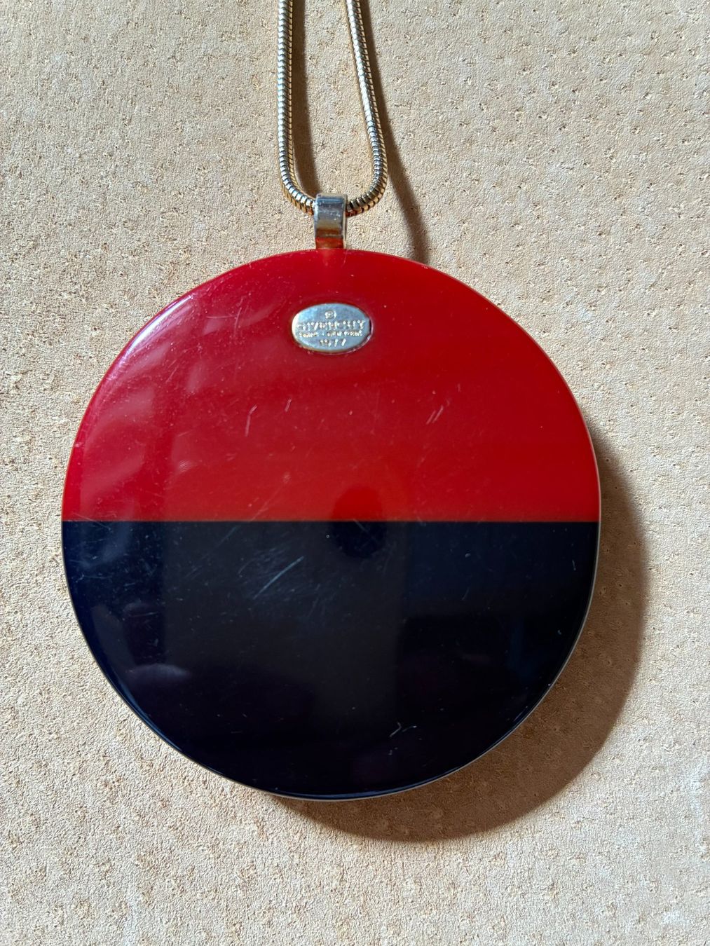 Givenchy Ciondoli: GIVENCHY vintage halskette – Usato da Ringgenberg BE venduto da ziggythecat 2