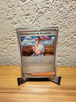 Entraînement de Karatéka Pokeball 099/131 Prismatiques EV8.5