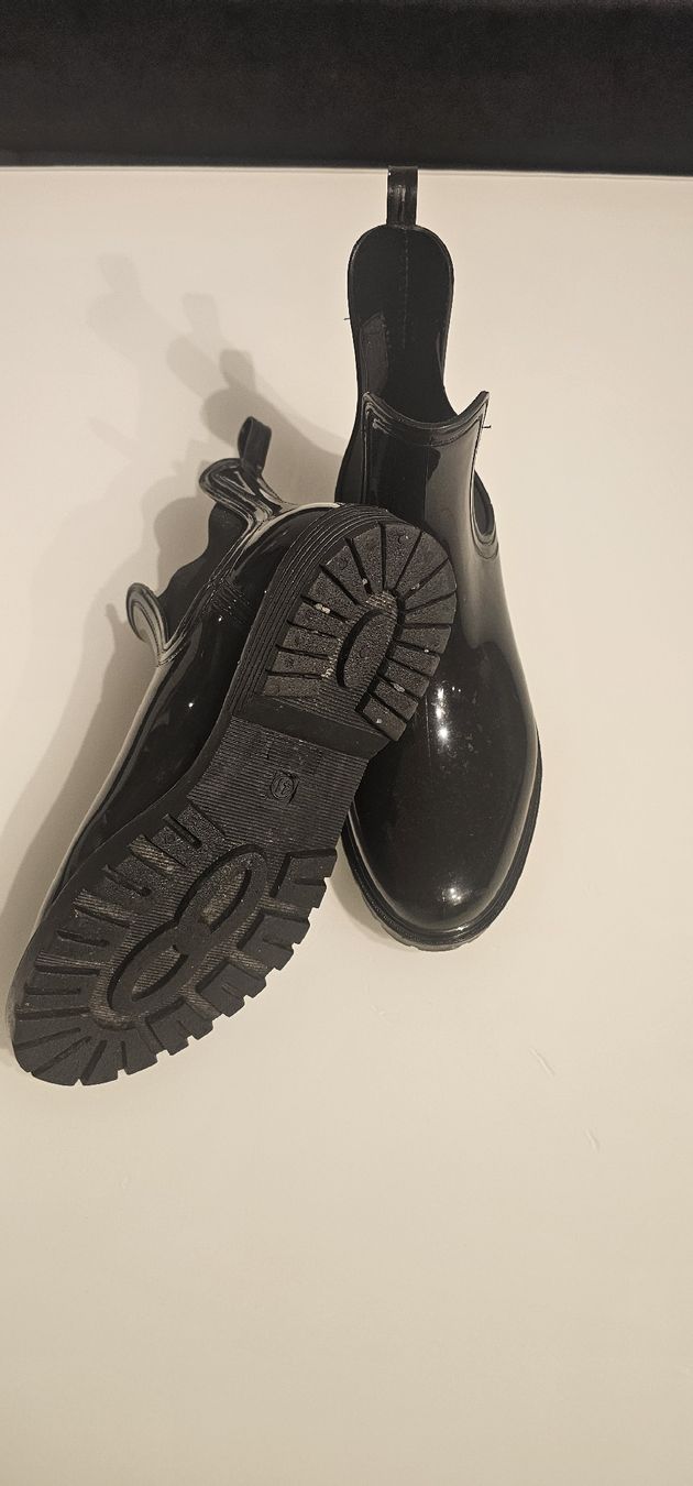 Scarpe da donna: Schwarze Stiefeletten, Grösse 41 – Nuovo (secondo la descrizione) da Azmoos venduto da Jadejo