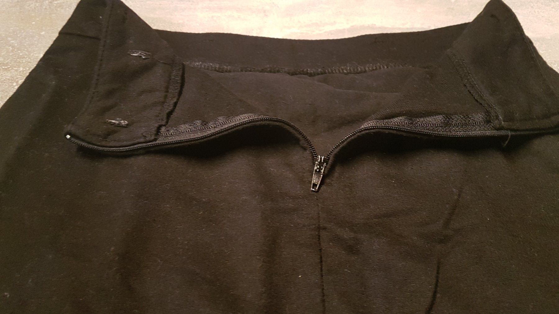 Gonne: Mini jupe noire taille XS – Usato da Villiers venduto da san_jn5w 3