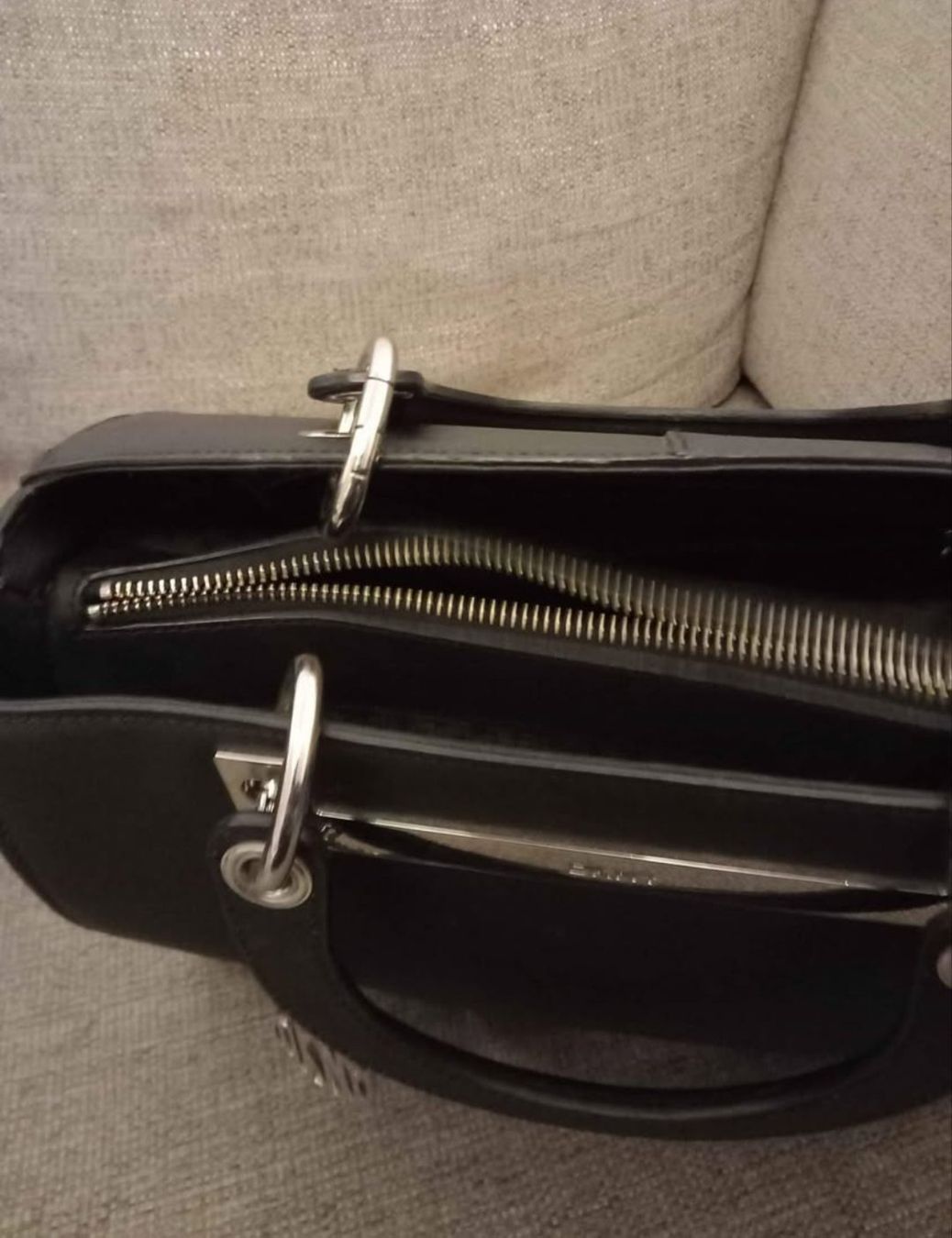 Sacs femmes: DKNY Handtasche – D'occasion à Frauenfeld par vesna97 2