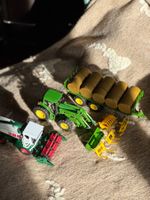 SIKU John Deere Traktor, Frontlader, Anhänger, Häcksler
