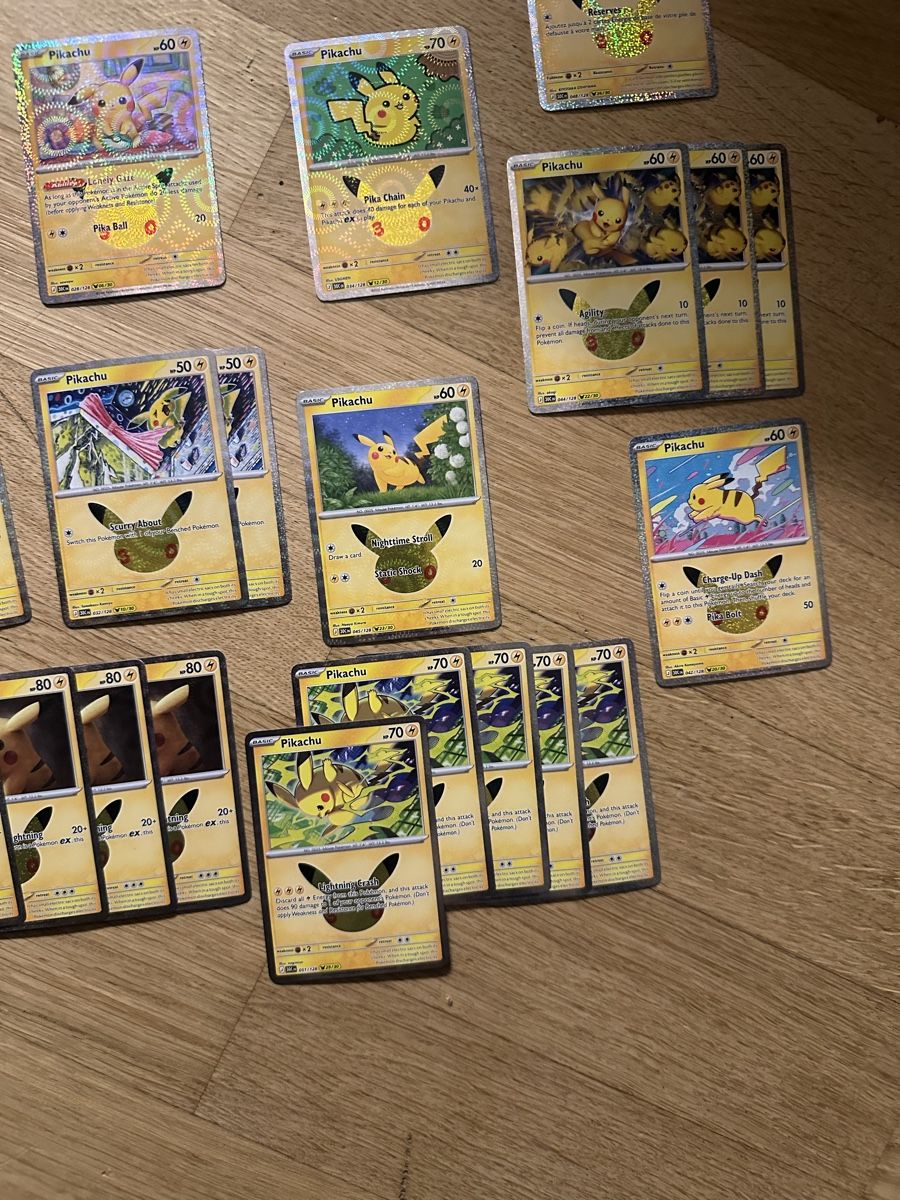Pokémon Carte collezionabili: Pokemon Pikachu 30TH etb - bundle set - english – Nuovo (secondo la descrizione) da Genève venduto da flamourr 4